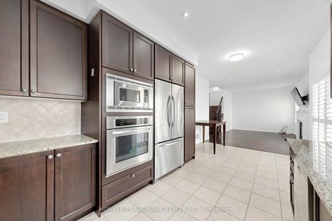 Photo 10 at 4 Merton Street, Oak Ridges, Richmond Hill