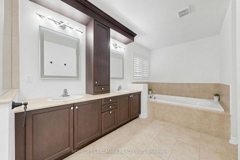 Photo 16 at 4 Merton Street, Oak Ridges, Richmond Hill