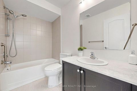 Photo 19 at 4 Merton Street, Oak Ridges, Richmond Hill