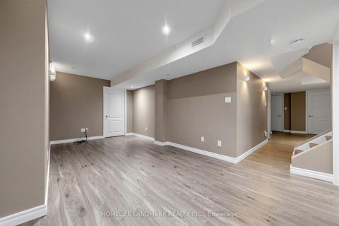Photo 23 at 4 Merton Street, Oak Ridges, Richmond Hill