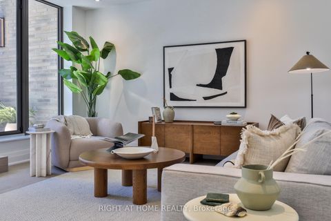 Photo 4 at 404 - 10 Prince Arthur Avenue, Annex, Toronto