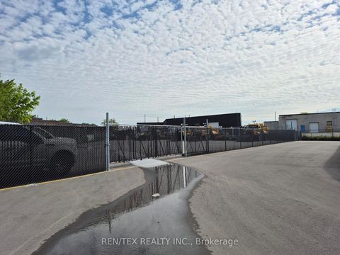 Photo 9 at 11-14 & 18-21 - 582 Rivermede Road, Concord, Vaughan
