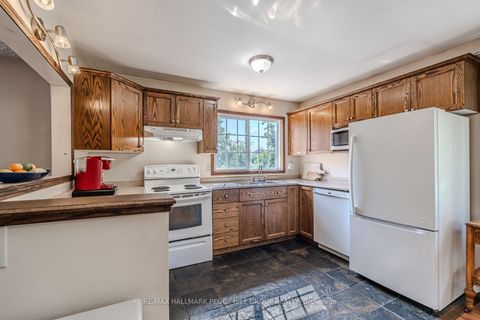 Photo 3 at 250 Sunnybrae Avenue, Stroud, Innisfil