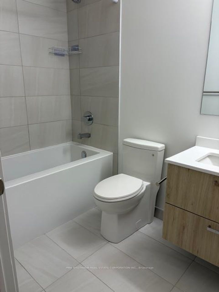 Photo 7 at 416 - 30 Upper Mall Way, Brownridge, Vaughan