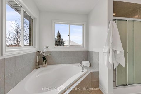 Photo 16 at 284 Bilbrough Street, Bayview Northeast, Aurora