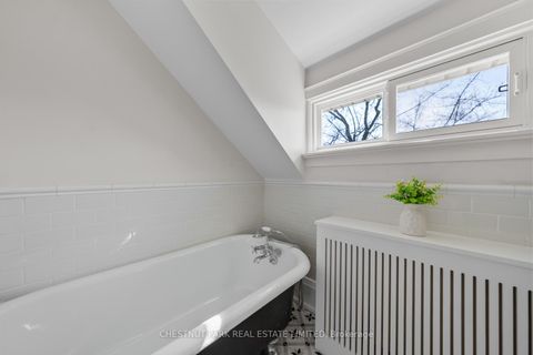 Photo 35 at 35 Weybourne Crescent, Lawrence Park South, Toronto