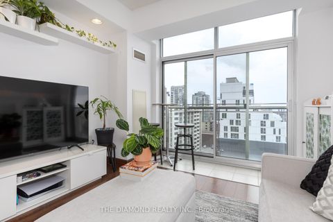 Photo 10 at PH 5 - 15 Maplewood Avenue, Cedarvale, Toronto