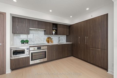 Photo 3 at 2015 - 17 Bathurst Street, Waterfront Communities C1, Toronto