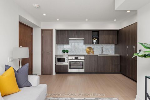 Photo 4 at 2015 - 17 Bathurst Street, Waterfront Communities C1, Toronto