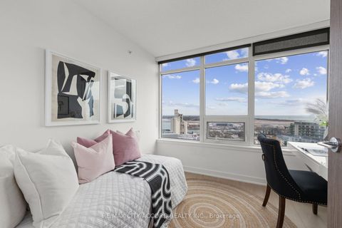 Photo 8 at 2015 - 17 Bathurst Street, Waterfront Communities C1, Toronto