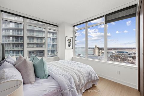 Photo 10 at 2015 - 17 Bathurst Street, Waterfront Communities C1, Toronto
