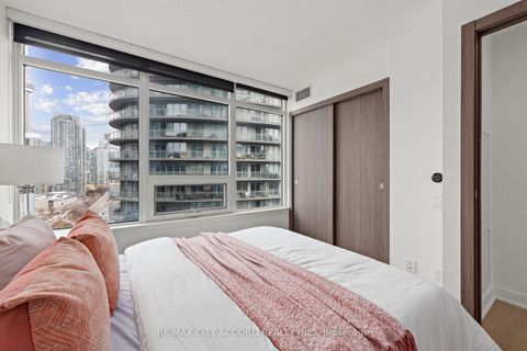 Photo 14 at 2015 - 17 Bathurst Street, Waterfront Communities C1, Toronto