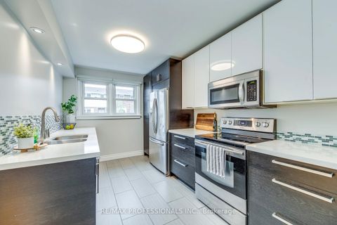Photo 5 at 18 - 17 Centennial Park Road, West Deane, Toronto