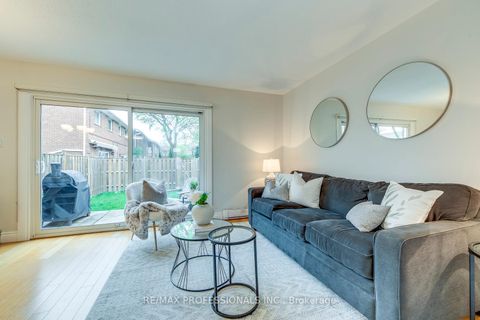 Photo 11 at 18 - 17 Centennial Park Road, West Deane, Toronto