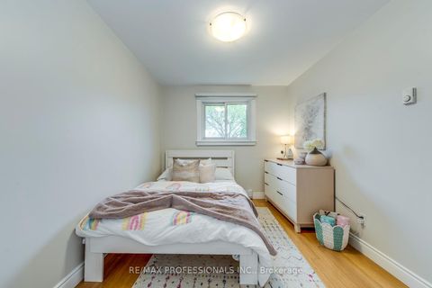 Photo 30 at 18 - 17 Centennial Park Road, West Deane, Toronto
