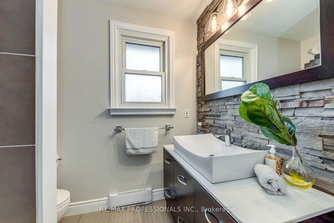 Photo 32 at 18 - 17 Centennial Park Road, West Deane, Toronto