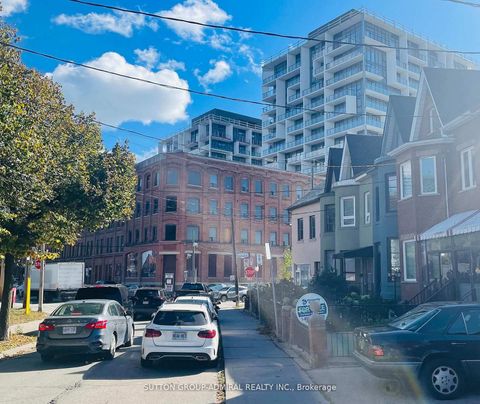 Photo 2 at 306 - 9 Tecumseth Street, Niagara, Toronto