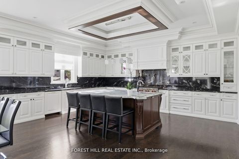 Photo 11 at 39 Patricia Drive E, King City, King