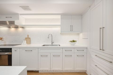 Photo 5 at 115 - 349 St Clair Avenue W, Casa Loma, Toronto