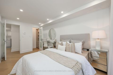 Photo 15 at 115 - 349 St Clair Avenue W, Casa Loma, Toronto