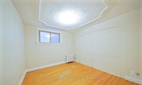 Photo 6 at 39 Lanark Avenue, Oakwood Village, Toronto