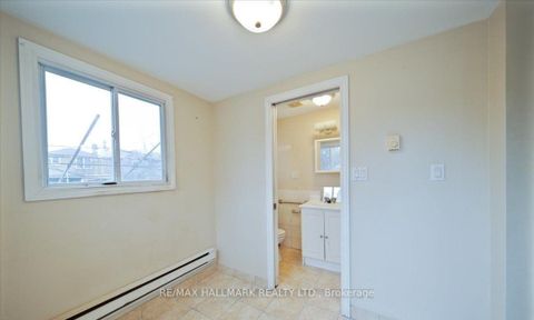 Photo 9 at 39 Lanark Avenue, Oakwood Village, Toronto