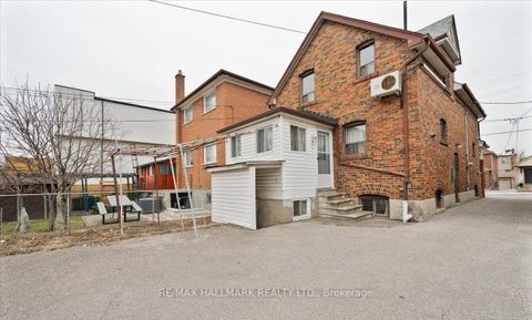 Photo 15 at 39 Lanark Avenue, Oakwood Village, Toronto