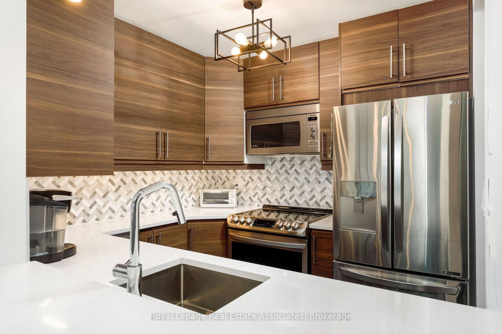 349 - 24 Southport Street, Swansea, Toronto 