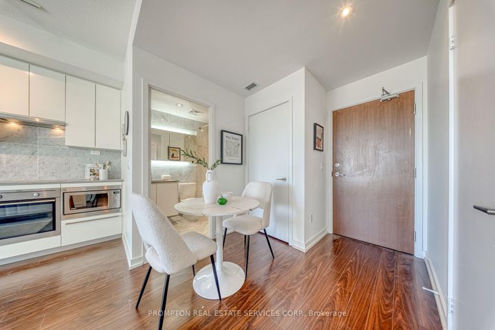 Photo 3 at 2507 - 115 McMahon Drive, Bayview Village, Toronto