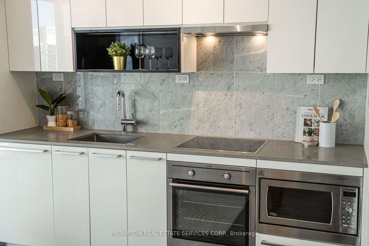 Photo 6 at 2507 - 115 McMahon Drive, Bayview Village, Toronto