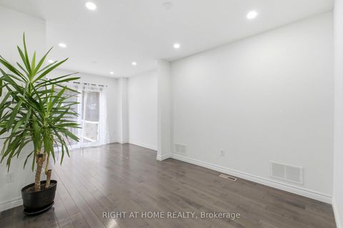 Photo 5 at 20 - 138 Homestead Road, West Hill, Toronto