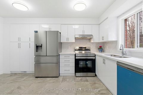 Photo 10 at 20 - 138 Homestead Road, West Hill, Toronto