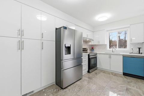 Photo 11 at 20 - 138 Homestead Road, West Hill, Toronto