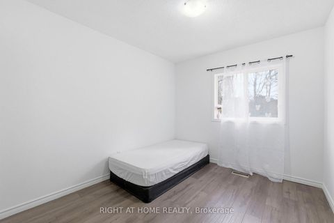 Photo 17 at 20 - 138 Homestead Road, West Hill, Toronto