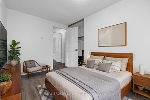 Photo 11 at 8 Maple Leaf Terrace, Cookstown, Innisfil