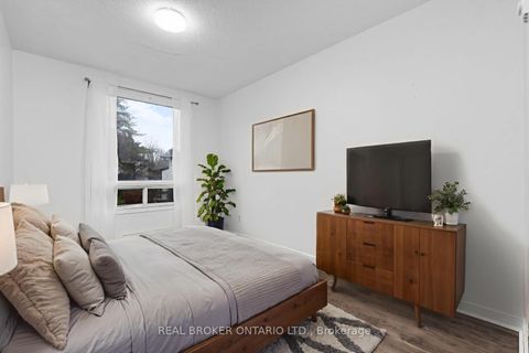 Photo 12 at 8 Maple Leaf Terrace, Cookstown, Innisfil
