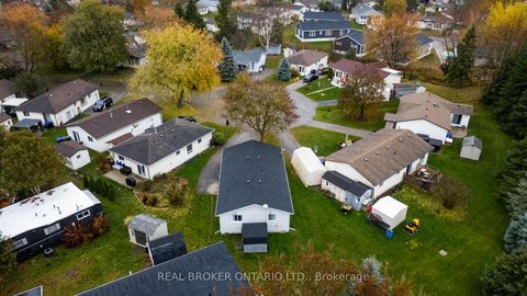 Photo 19 at 8 Maple Leaf Terrace, Cookstown, Innisfil