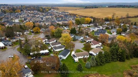 Photo 20 at 8 Maple Leaf Terrace, Cookstown, Innisfil