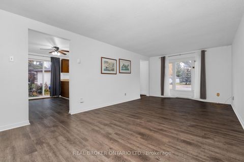 Photo 23 at 8 Maple Leaf Terrace, Cookstown, Innisfil