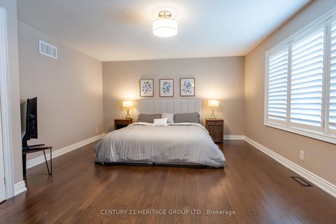 Photo 12 at 20 Altus Park Drive, Patterson, Vaughan