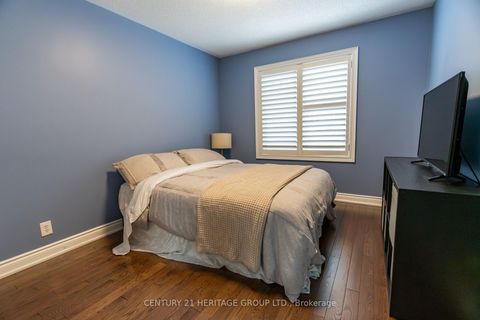 Photo 14 at 20 Altus Park Drive, Patterson, Vaughan