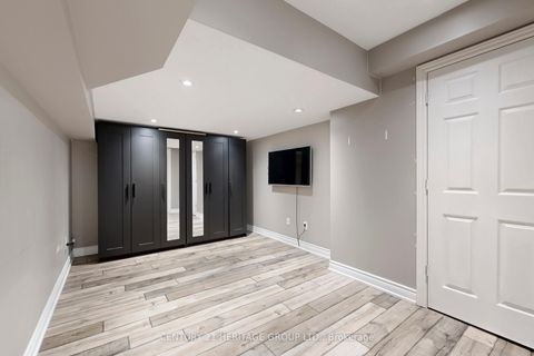 Photo 25 at 20 Altus Park Drive, Patterson, Vaughan