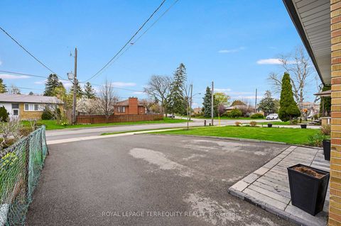 Photo 30 at 136 Strathburn Boulevard, Pelmo Park W5, Toronto
