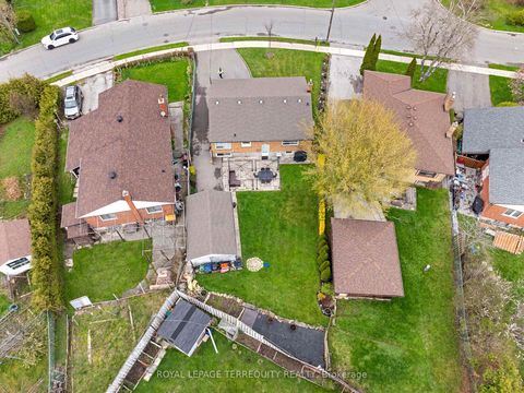 Photo 31 at 136 Strathburn Boulevard, Pelmo Park W5, Toronto