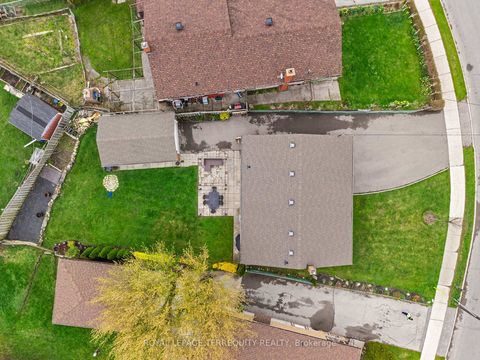 Photo 32 at 136 Strathburn Boulevard, Pelmo Park W5, Toronto