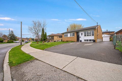 Photo 38 at 136 Strathburn Boulevard, Pelmo Park W5, Toronto