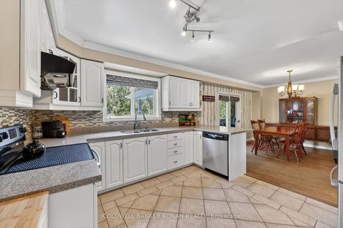 Photo 7 at 31 Marie Street, Sutton & Jackson's Point, Georgina
