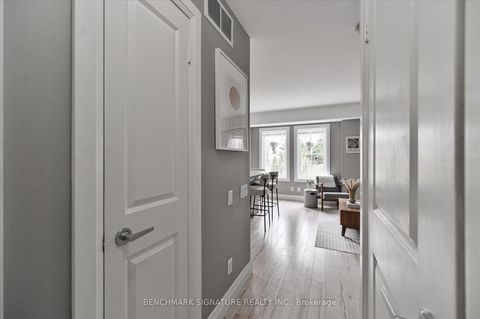 Photo 4 at TH40 - 93 The Queensway Avenue, Swansea, Toronto
