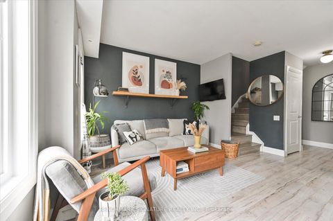 Photo 13 at TH40 - 93 The Queensway Avenue, Swansea, Toronto