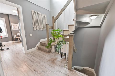 Photo 16 at TH40 - 93 The Queensway Avenue, Swansea, Toronto